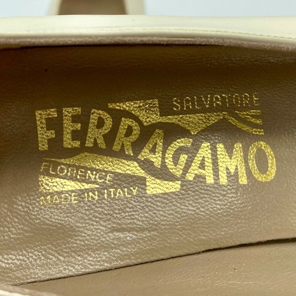 Vintage Salvatore Ferragamo Leather Pumps - Picture 6 of 11